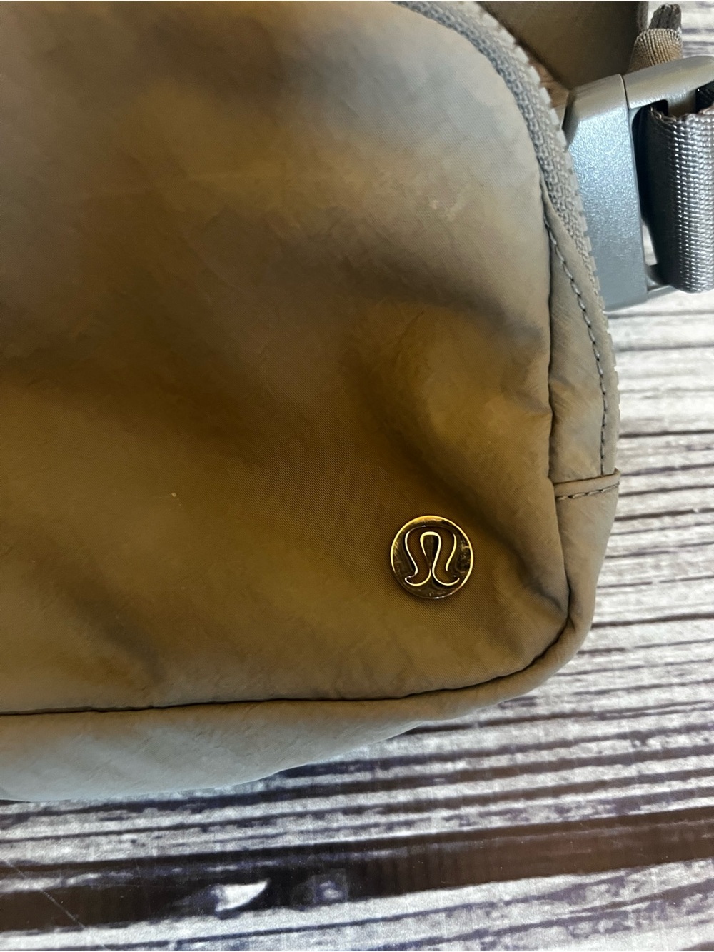 lululemon athletica Everywhere Belt Bag 1L - Picture 2 of 8